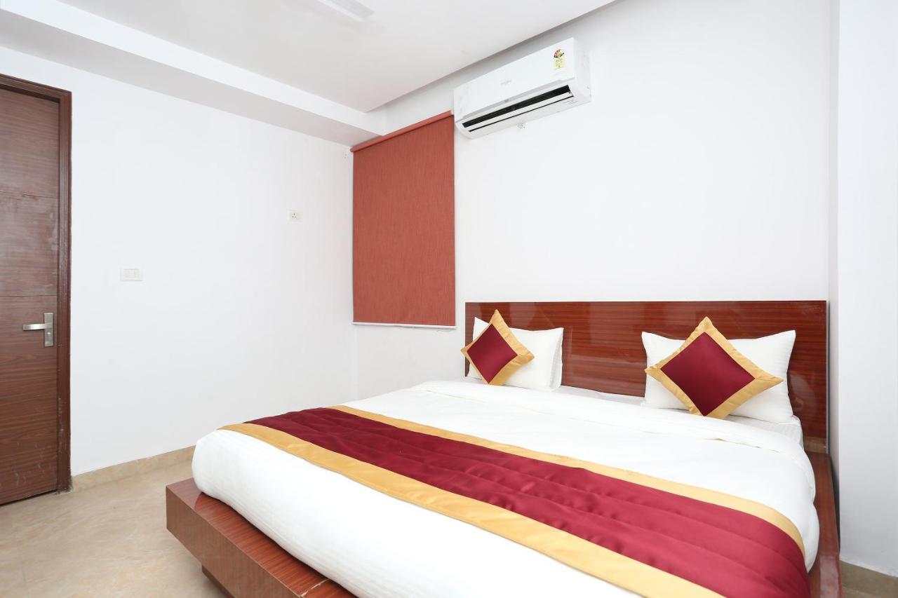Capital O 12807 Amaira Hotel And Banquets Noida Exteriér fotografie