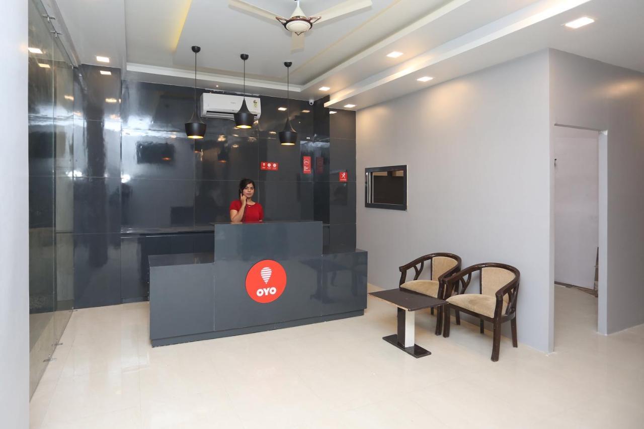 Capital O 12807 Amaira Hotel And Banquets Noida Exteriér fotografie