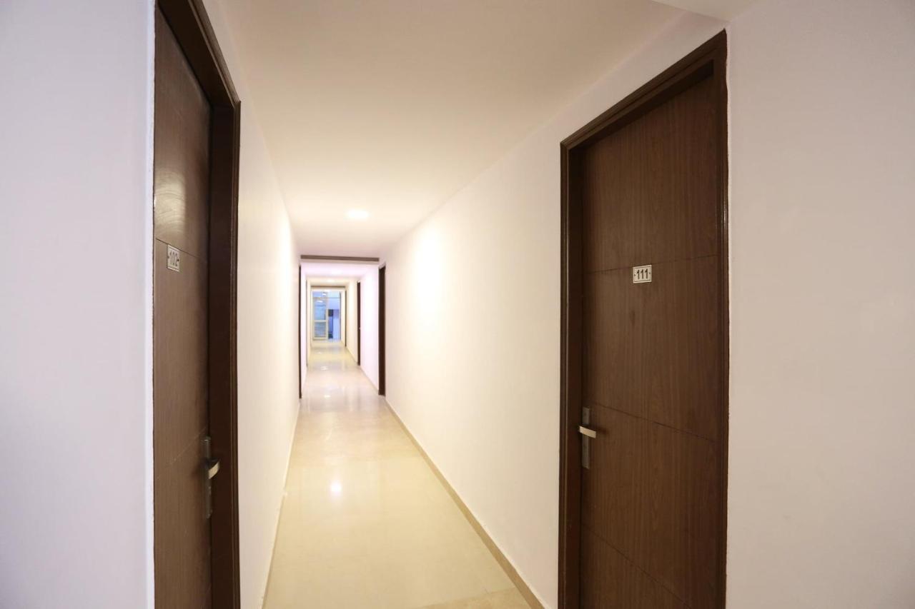 Capital O 12807 Amaira Hotel And Banquets Noida Exteriér fotografie