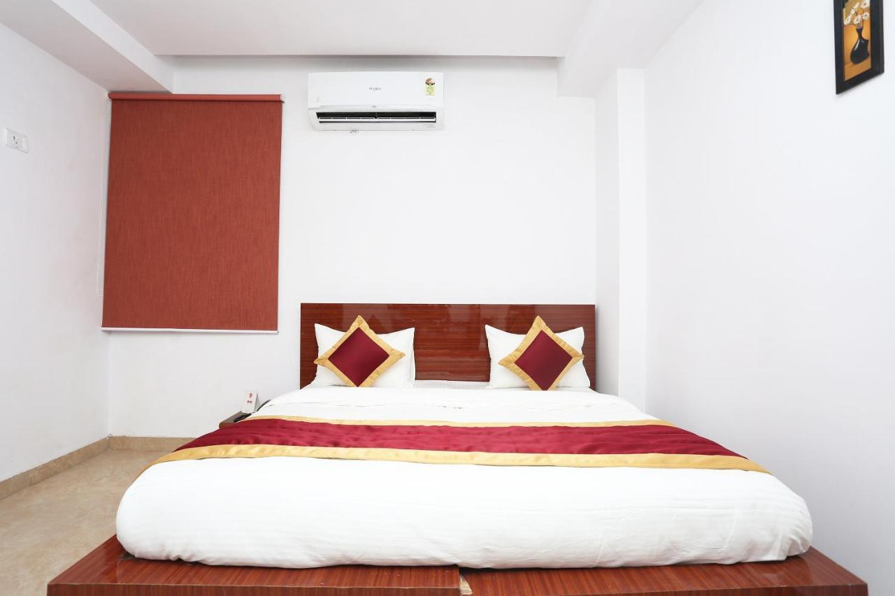 Capital O 12807 Amaira Hotel And Banquets Noida Exteriér fotografie